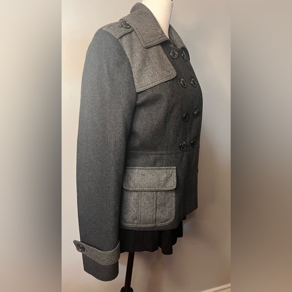 Kenneth Cole Coat w/ Lots of Style!! - Picture 4 of 13